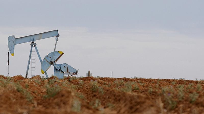 Brent markalı neftin bir bareli 72,75 dollardan satılır