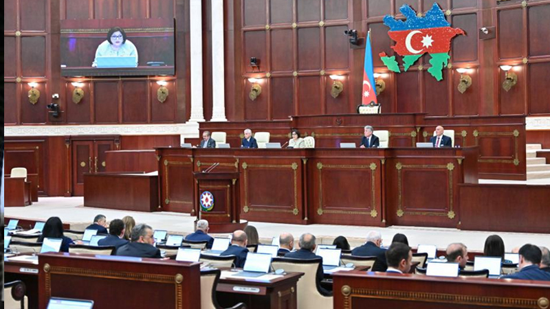 Milli Məclisin növbədənkanar sessiyasının iclası başladı: 22 məsələyə baxılır