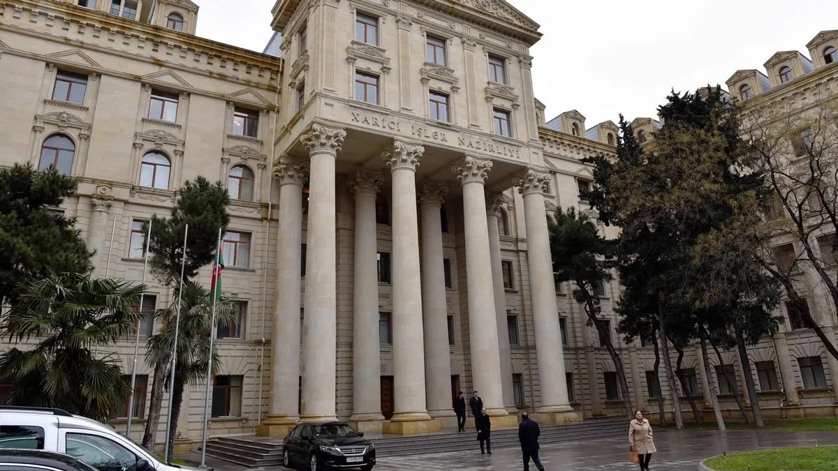 Odessa sahillərində Azərbaycan vətəndaşlarının olduğu gəmi dron hücumuna məruz qalıb - RƏSMİ