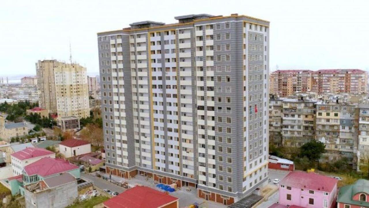 Bakıda 10 mərtəbəli binanın 11-ci mərtəbəsində mənzil satdılar - 80 min manata