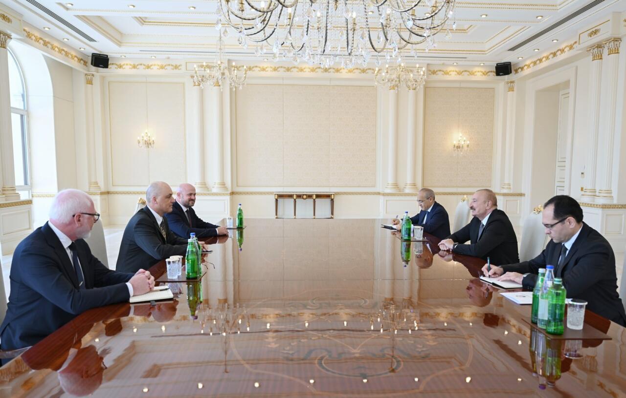 Prezident İlham Əliyev “John Deere” şirkətinin nümayəndə heyətini qəbul edib - (Foto)