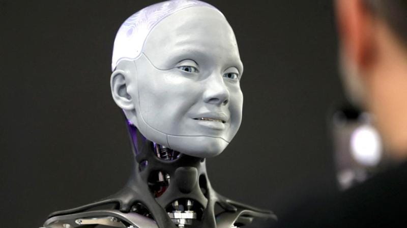 İnsanabənzər robotlar real iş şəraitində fəaliyyətə hazırlaşırlar