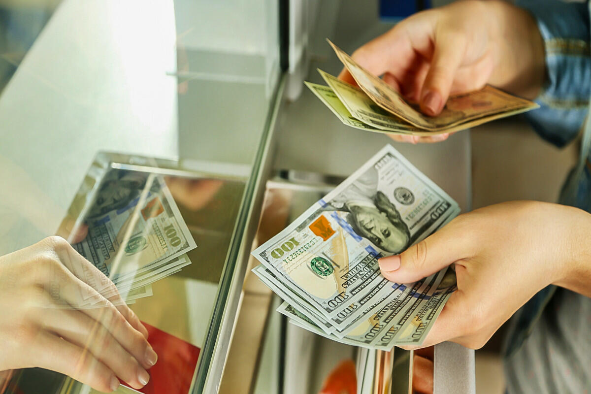 Dollar sabit qaldı, avro ucuzlaşdı - Rəsmi