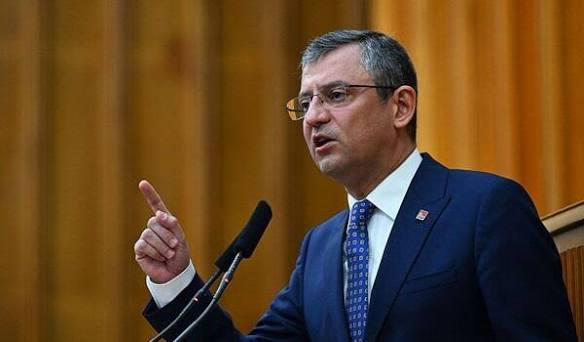 Özgür Özel və 91 millət vəkili CHP-dən istefa verib