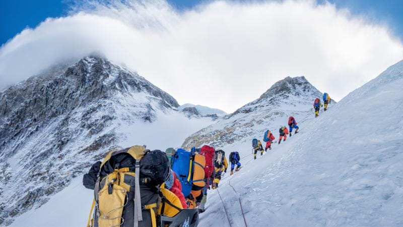 Pakistanda uçqun nəticəsində 10 alpinist itkin düşüb