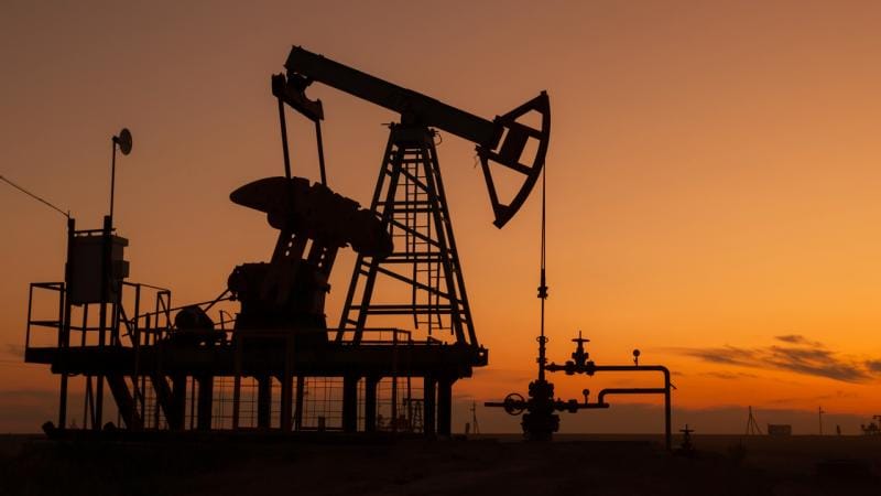 Brent markalı neftin bir bareli 84,85 dollardan satılır