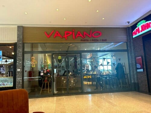“Milçəyi uşaq yesəydi, nə olacaqdı?” — Gənclik Mall-dakı Vapiano-da qalmaqal (VİDEO)