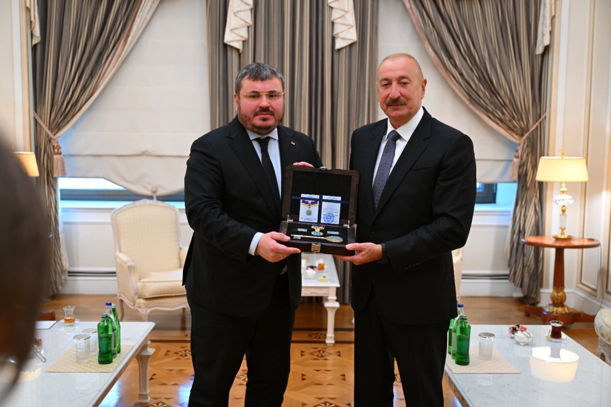 İlham Əliyevə “İrpin şəhərinin fəxri vətəndaşı” vəsiqəsi təqdim edildi
