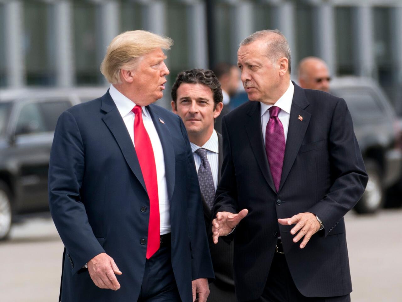 Ərdoğan ilə Tramp arasında telefon danışığı olub