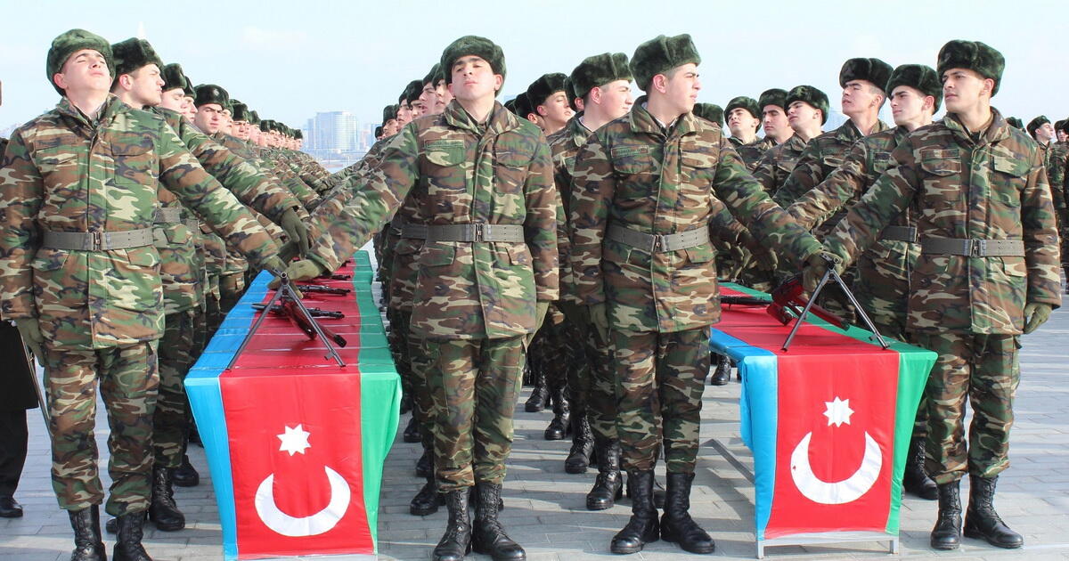 Xarici pasport alan azərbaycanlılar hərbi xidmətə çağırıla bilər - Rəsmi