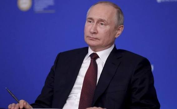 Putin: BMT dünya nizamında mərkəzi rolunu saxlamalıdır