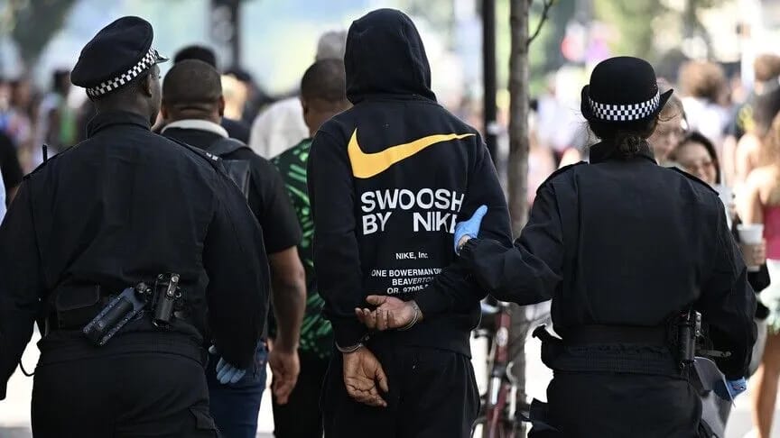 Böyük Britaniyada terrorçuluq ittihamı ilə saxlanılan şəxslərin sayı bir il ərzində 3021 nəfərə çatıb