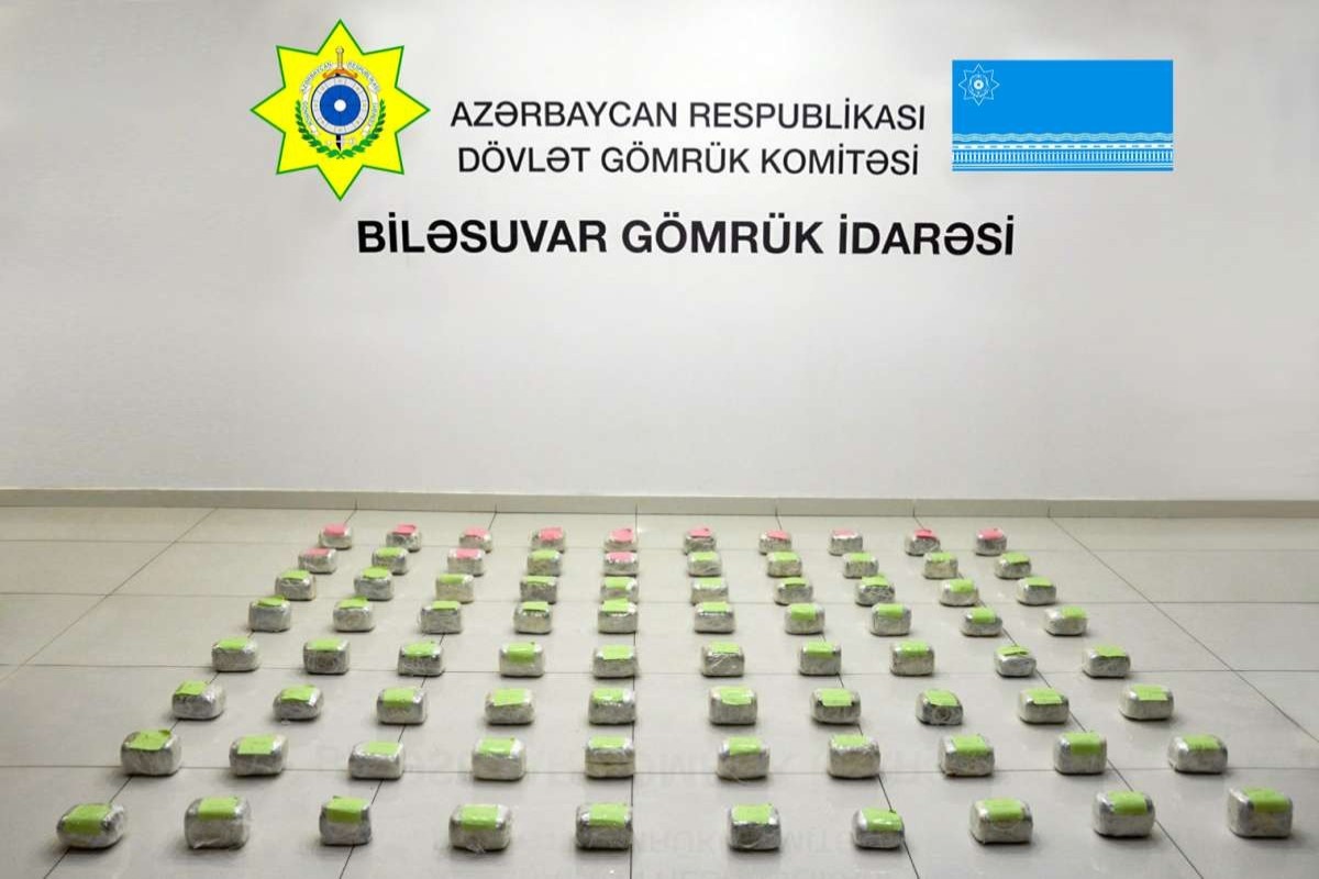 İrandan Rusiyaya soğan aparan yük maşınında 25 kq marixuana aşkar edilib - VİDEO