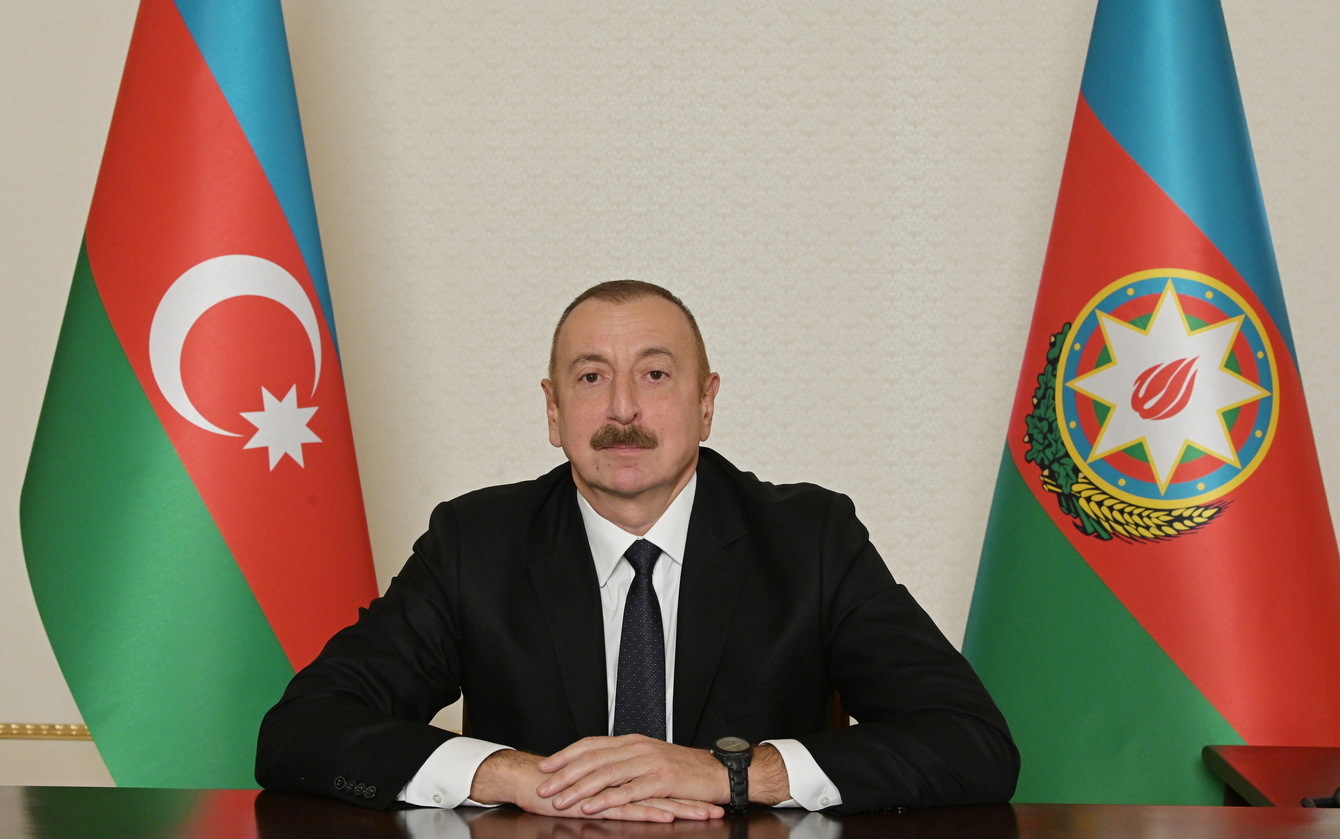 Prezident Şarovskinin vəfatı ilə bağlı nekroloq imzaladı