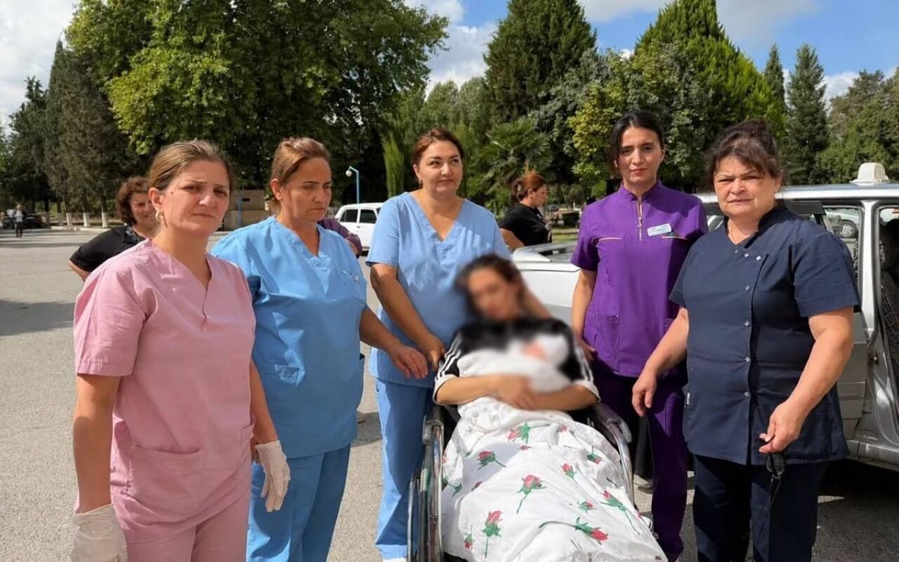 Bərdədə ana xəstəxanaya çatmamış doğuş etdi