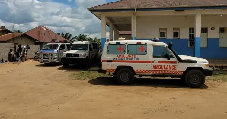 Cənubi Afrikada iki mikroavtobus və bir minik avtomobili toqquşub, 21 nəfər həlak olub