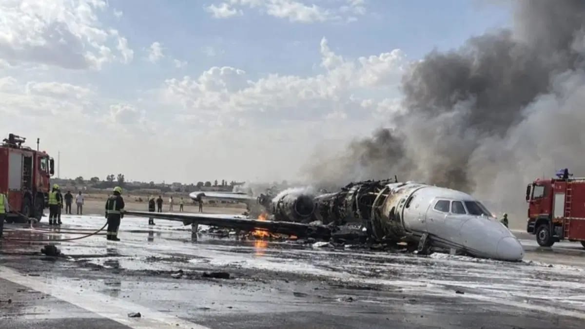 Liviyada Türkiyəyə məxsus təyyarə yanıb, pilotların sərxoş olduğu müəyyən edilib