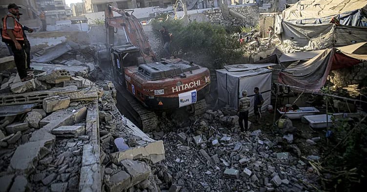 Qəzzada zədələnmiş bina uçdu: 14 fələstinli həlak olub