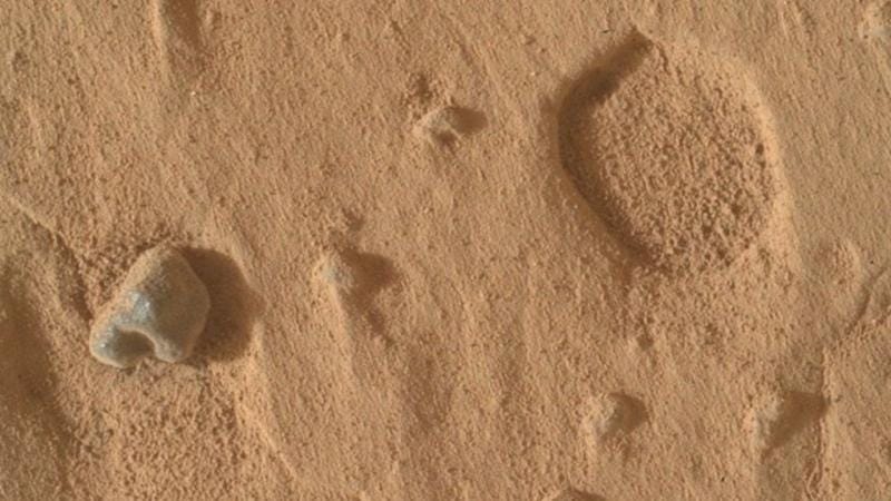 NASA Marsda 5 quyu qazdı: Kraterlər gözlənilməz bir sirri üzə çıxardı