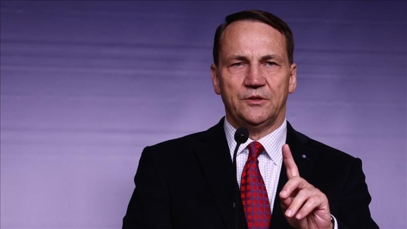 Polşanın xarici işlər naziri Sikorski düyü və mürəbbə ehtiyatı topladığını bildirib