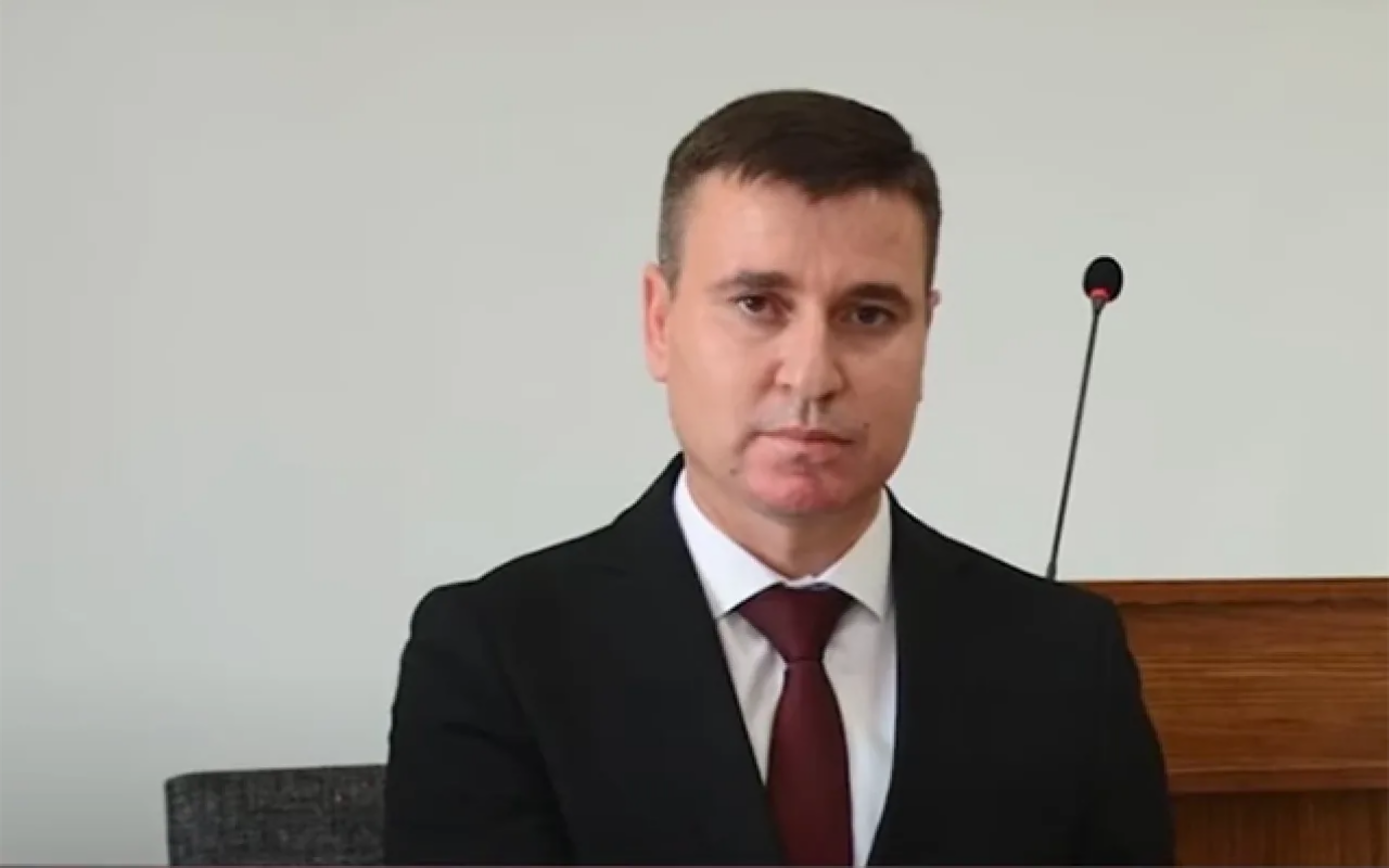 İşdən çıxarılan icra başçısı kimdir? - DOSYE