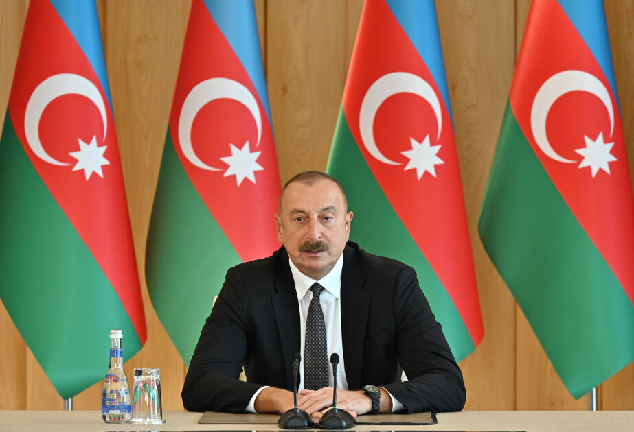 Prezident İlham Əliyev: İnvestisiyalara yanaşmamız yalnız kapital cəlb etməklə məhdudlaşmır