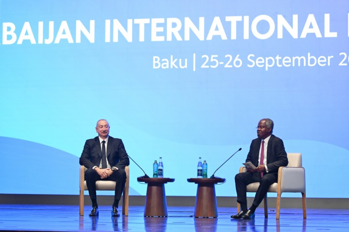Prezident II Azərbaycan Beynəlxalq İnvestisiya Forumunda iştirak edir - Canlı