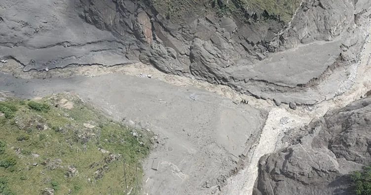 Nepalda qar uçqunu 10 nəfəri altında qoyub