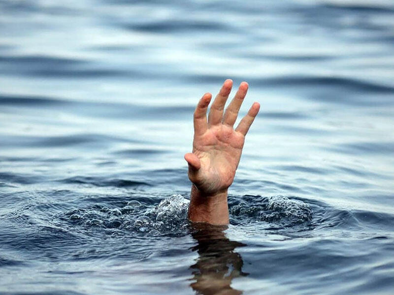 Dənizdə batdığı ehtimal edilən 3 nəfərdən xəbər yoxdur - Axtarışlar davam edir