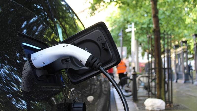 Daha yaxşı elektrik avtomobil batareyaları istehsal etmək üçün çip istehsal texnologiyasından istifadə edilir