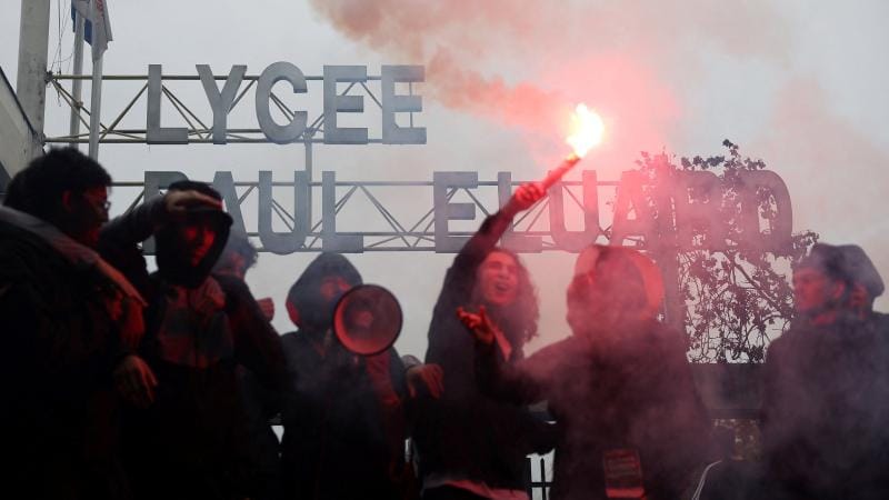 Fransada orta məktəb şagirdlərinin etirazları Belçikaya da yayıldı