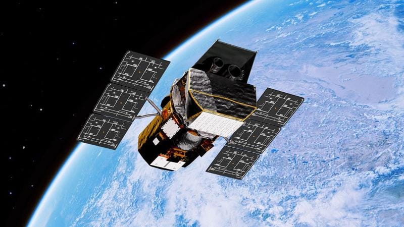 NASA-nın kosmik teleskopu Yerə düşür