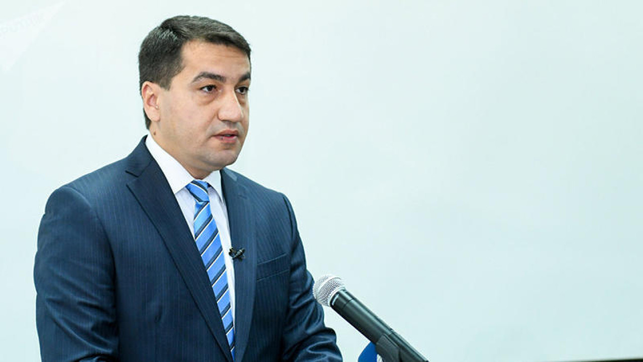 Hikmət Hacıyev: C5+1 formatına qoşulmaq Azərbaycanın öz köklərinə qayıtması deməkdir