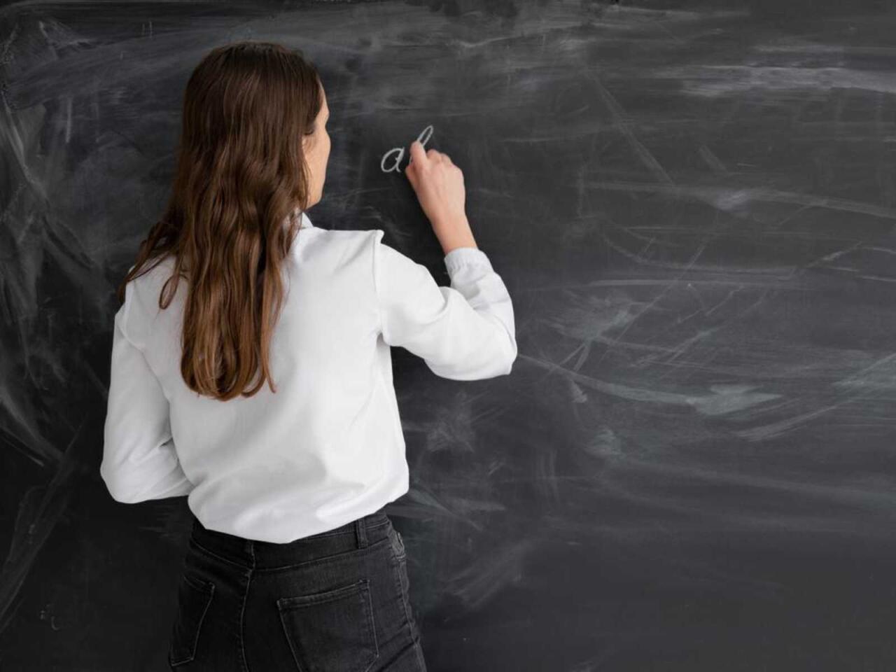 Müəllimlərin yaş həddi ilə bağlı yeni məlumat