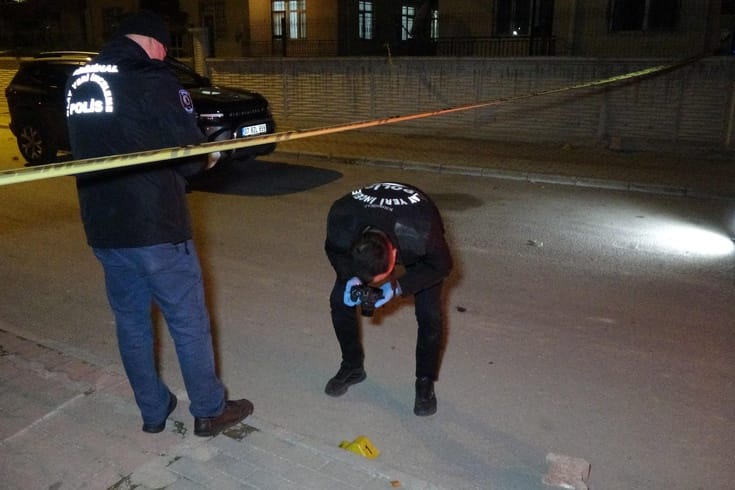 Qadın boşanma prosesi zamanı həyat yoldaşı tərəfindən güllələnib