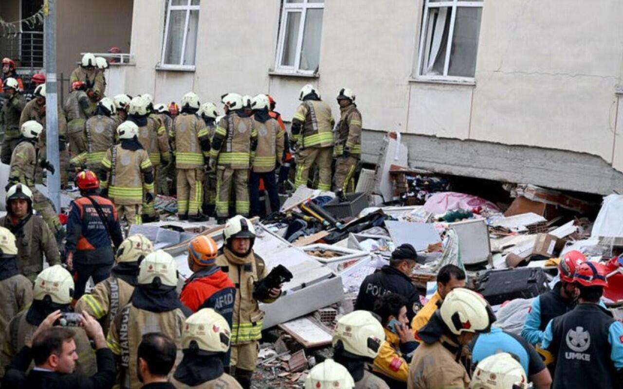 İstanbulda 6 mərtəbəli bina çökdü