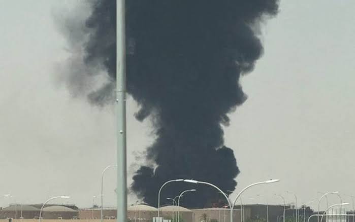 Husilər Ər-Riyad aeroportunu vurdular - Video