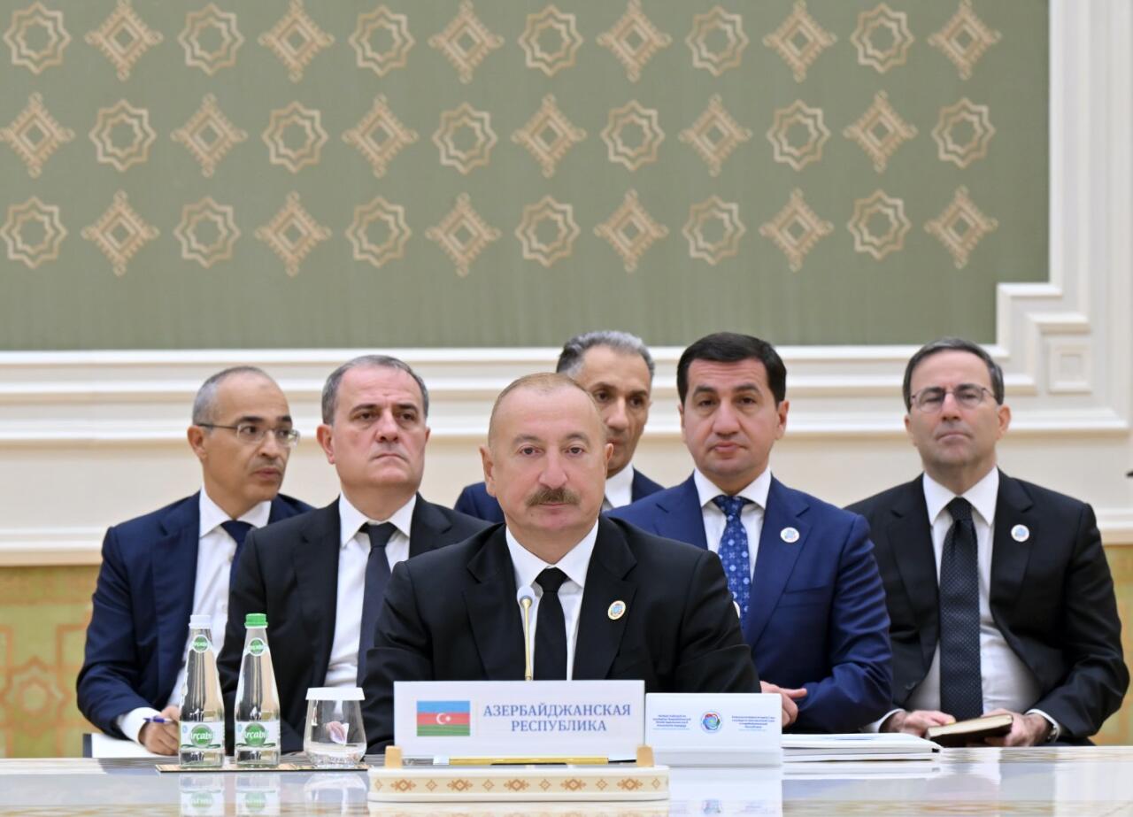 Prezident İlham Əliyev Türkmənbaşıda Azərbaycan və Mərkəzi Asiya Dövlət başçılarının 8-ci Məşvərət görüşündə iştirak edir - (Foto)