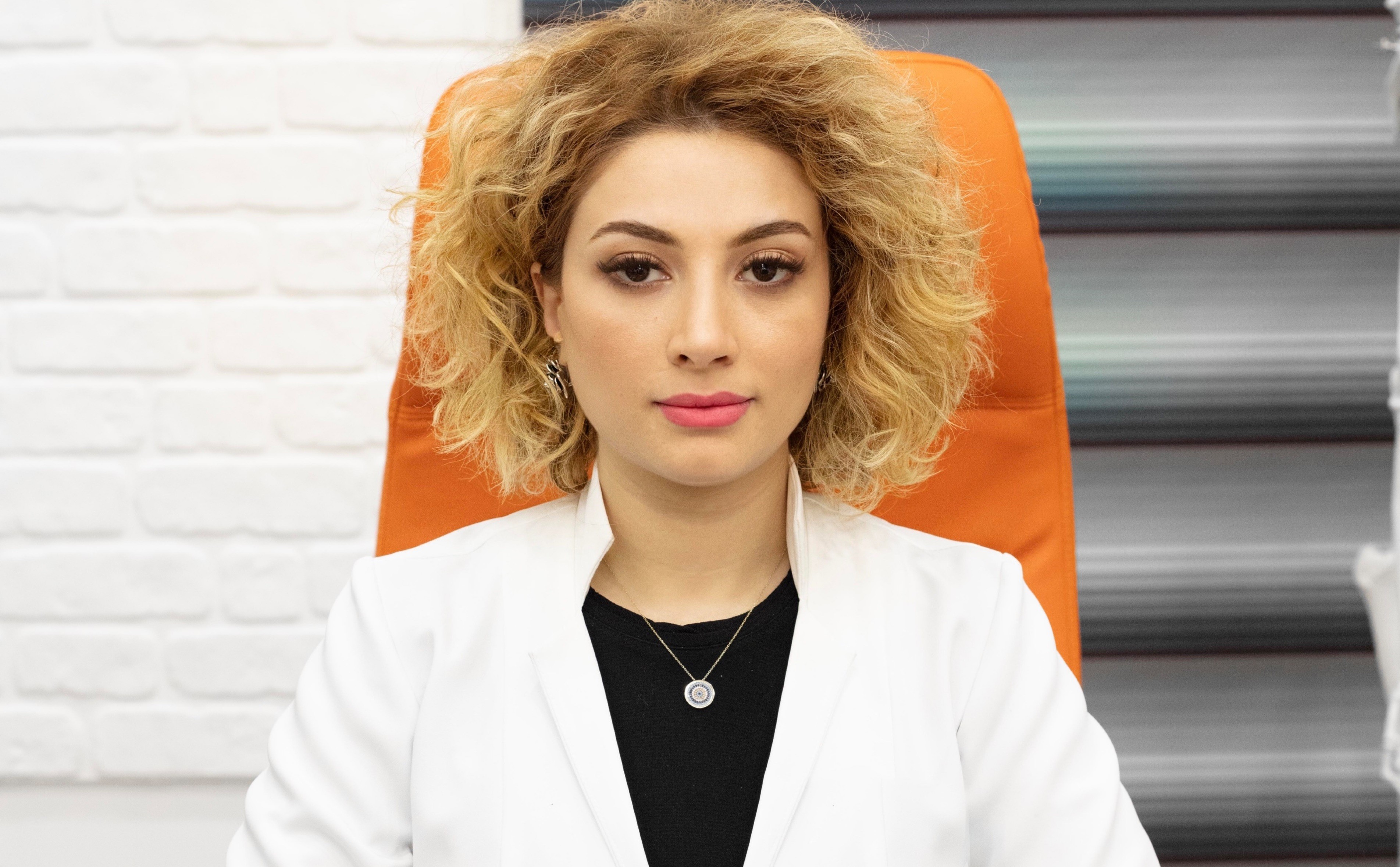 Ağır məktəb çantası, duruş pozuntusu? Valideynlər, diqqətli olun!
