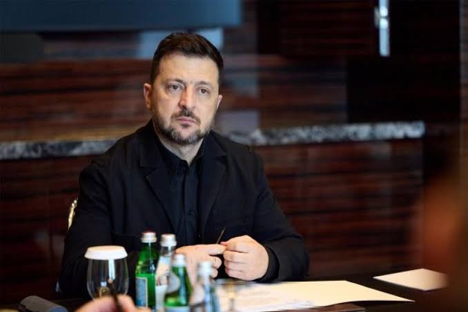Zelenski: Seçkilər üçün təhlükəsiz şərait yaradılmalıdır