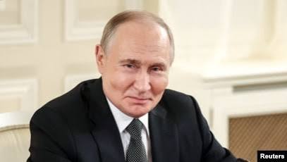 Putin hökumətdə yerdəyişmələri təsdiqləyib