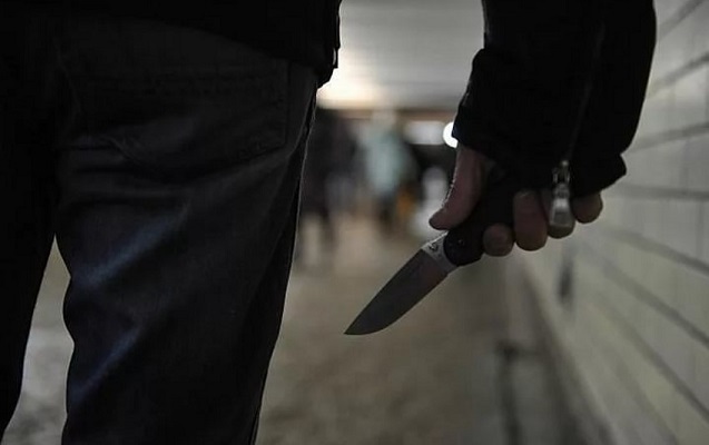 Sərxoş vəziyyətdə avtomobil idarə etməsinə irad tutan dostunu bıçaqladı