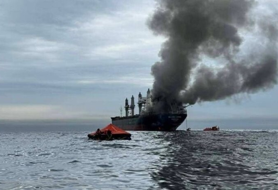 Hörmüz boğazı yaxınlığında daha bir neft tankerinə hücum edilib