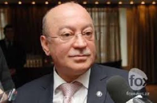 Kəmaləddin Heydərov döyüşdə ayaqlarını itirən əsgərə