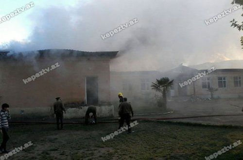 Tovuzda məktəb yanır