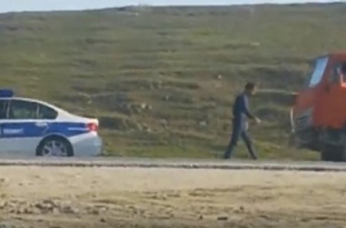 Yol polisləri ilə 