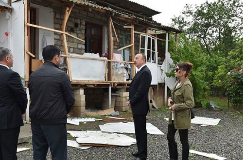 Prezidentin cəbhədə yaşayanlarla