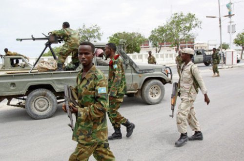 Somalidə hərbi bazaya hücum zamanı 15 əsgər öldürülüb