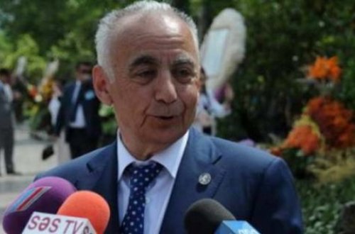 İki icra başçısının gözü Hacıbala Abutalıbovun kreslosunda