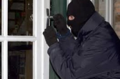 Bakıda evdən pul və qızıl oğurladılar